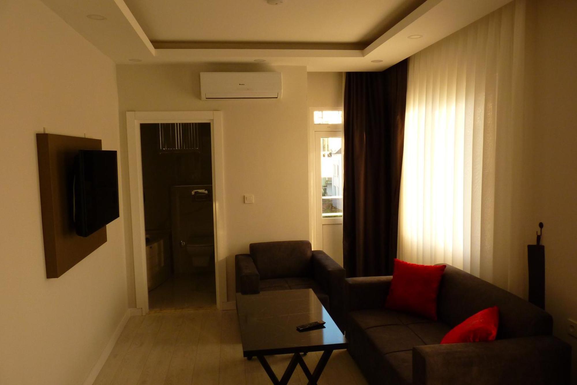 Konyaalti Hotel Анталия Екстериор снимка